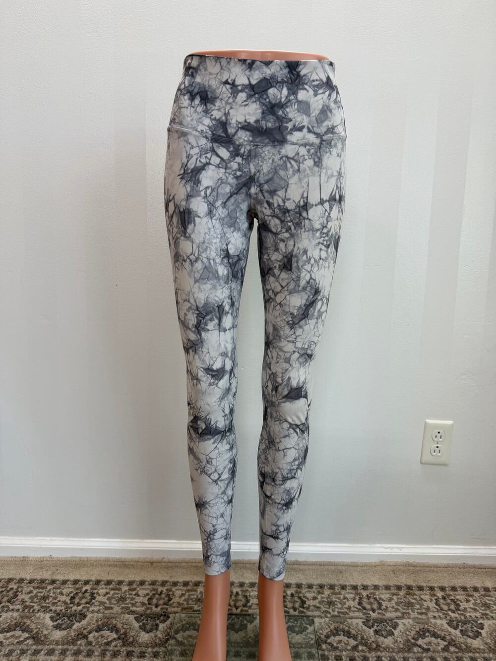 Lululemon Wunder Under High Rise 28” Dual Shibori Antique White Baltic Grey Sz 6